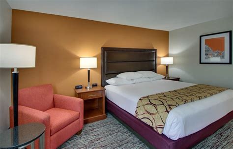 Drury Inn & Suites Evansville East - Drury Hotels