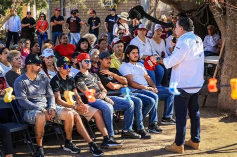 ENRIQUE INZUNZA SOSTIENE REUNIÓN CON VECINOS DEL EJIDO LEOPOLDO