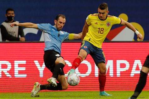 Eintracht Frankfurt hace oficial el fichaje de Rafael Santos Borré