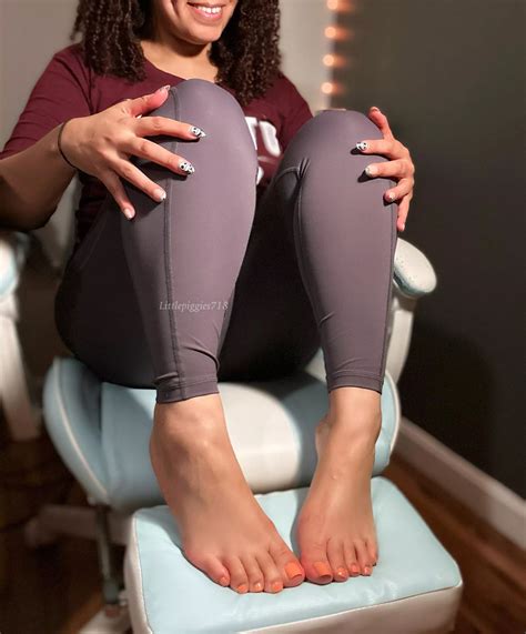 Sniff My Stinky Gamer Feet Nudes FootFetish NUDE PICS ORG