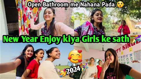 Bindass Kavya 2024 New Year Celebrate Kiya 🥳girls Ke Sath 🎉