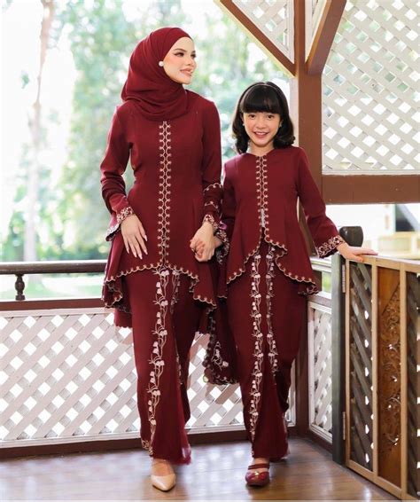 Hijabistahub Sareema Kebaya In Burgundy Women S Fashion Dresses