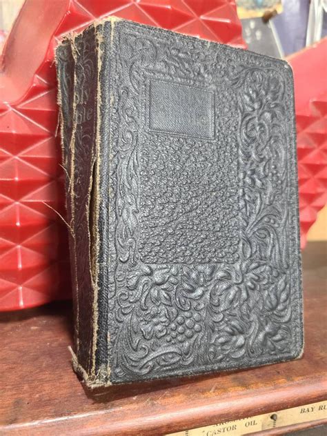 1930 S The Holy Bible Self Pronouncing Edition Red Pages Leather Bound