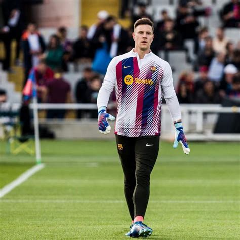 FC Barcelone Marc André ter Stegen forfait contre le FC Porto en