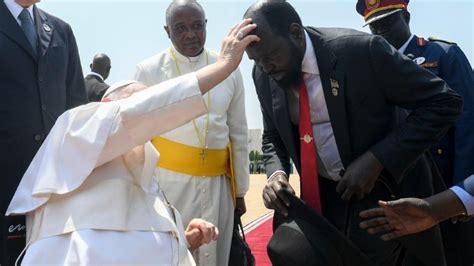 Francisco Chega A Roma Conclui Se A Sua Viagem Ao Continente Africano