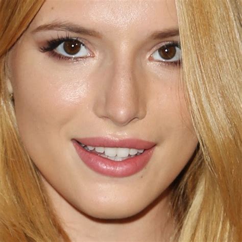 Bella Thorne Makeup Beige Eyeshadow Black Eyeshadow Brown Eyeshadow