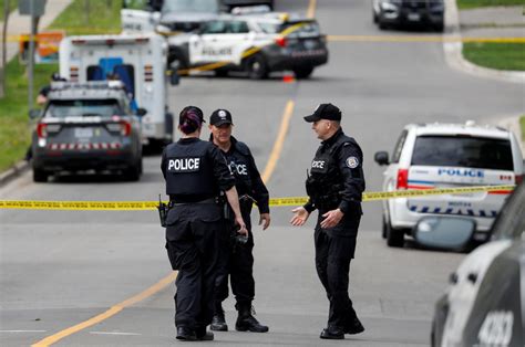 Canada Police Shoot Man In Toronto Seen With Rifle Near School Arab News