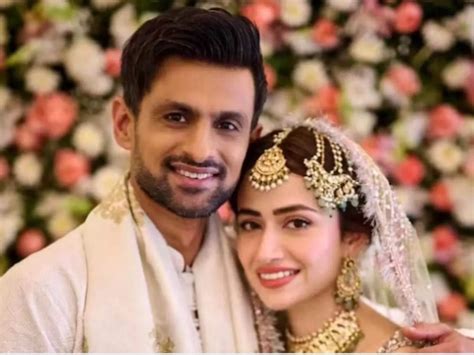 Shoaib Malik Sana Javed Body Language Expert Decodes Their Relationship