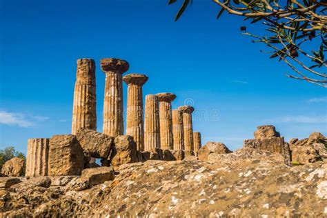 Valle Dei Templi In Agrigento Editorial Image Image Of Agrigento Antique 105123730