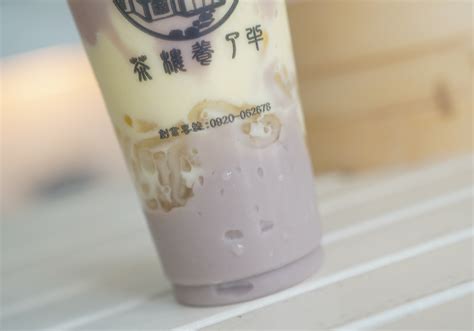 高雄 茶樓養了牛 是糕點也是飲料最新糕點大廚系飲品：港式爆漿奶黃包 X 關廟正港鳳梨酥 X 法式優格芒果派 美食好芃友