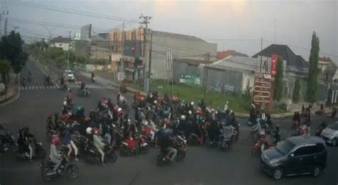 Viral Aksi Tawuran Di Jalan Sukarno Hatta Tuban