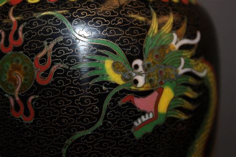 Paire De Vases Cloisonn S Chinois D Cor Au Dragon Vers