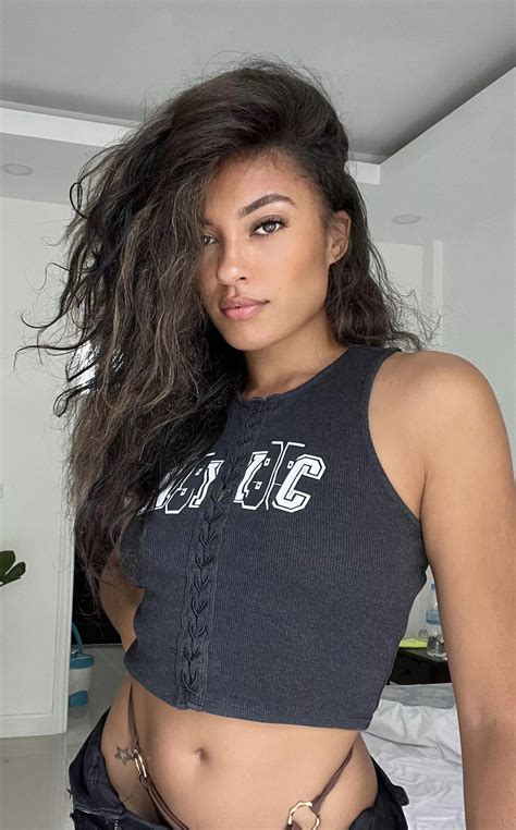 Humidity Curly Hair Nudes Brunette NUDE PICS ORG