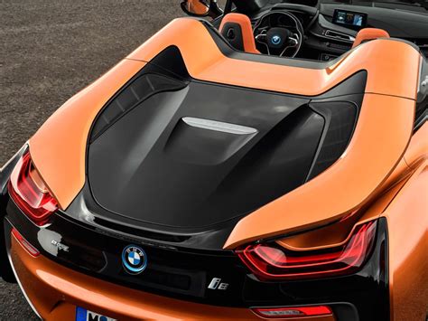 BMW i8 Roadster - IMBOLDN