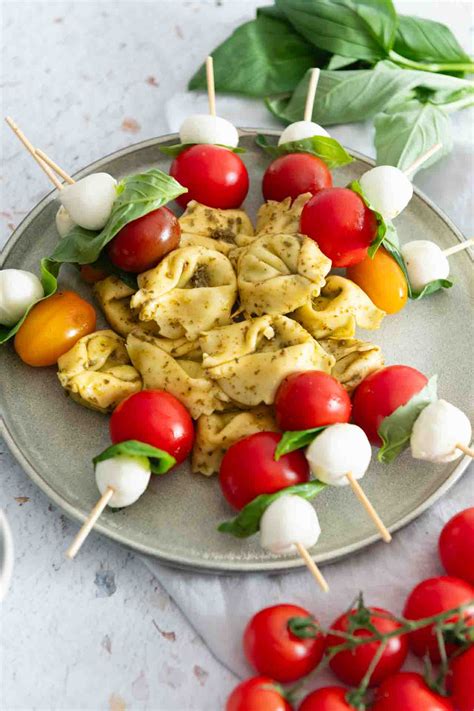 Tortellini Tomate Mozzarella Spie E Mit Pesto