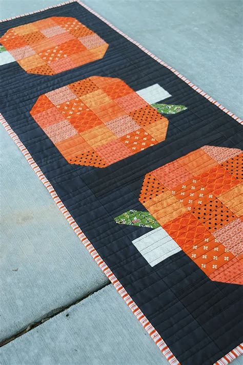 Make This Fall Pumpkin Table Runner Tutorial Halloween Quilt