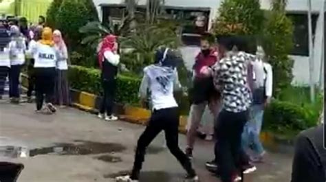 Detik-detik Buruh Pabrik Garmen Kesurupan Massal, Merambat Jadi 9 Orang