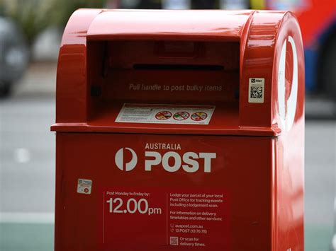 australia post reveals cut  days  christmas day gifts