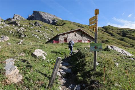 Le Rocher du vent découvrez une vue vertigineuse sur le barrage de