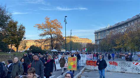 I No Green Pass Tornano In Piazza A Milano Duemila Persone Contro