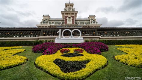 Disney100 Sign Replaces 50th Anniversary Sign At Magic Kingdom Entrance