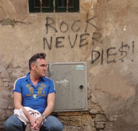 A Través del Uniberto La celebridad según Morrisey