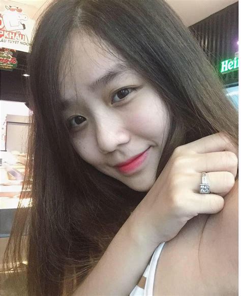 3 cô bạn gái xinh như hot girl của nam ca sĩ Việt