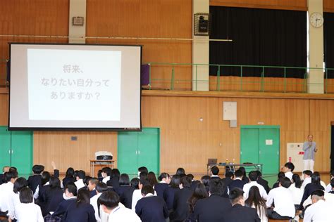 京都府立木津高等学校 令和5年度1・2年生進路講演会が行われました！ 学校生活