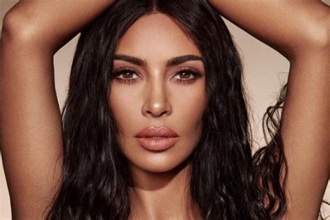 Kim Kardashian Wears Classic Makeup In Kkw Beauty Ads Wardrobe