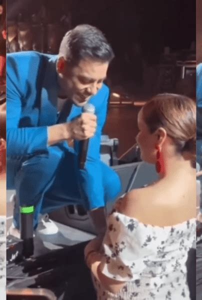 Carlos Rivera conmueve a su público al dedicarle una tierna canción a