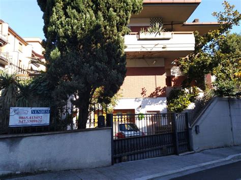 Vendita Villa A Schiera In Via Santo Spirito Isernia Posto Auto Con