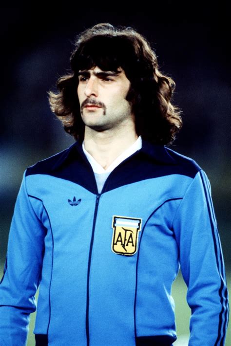 Mario Kempes (Argentine Footballer) ~ Wiki & Bio with Photos | Videos