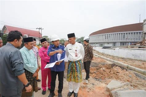 Tinjau Pembangunan Gedung Quran Center Dan RCH Gubri Targetkan Selesai