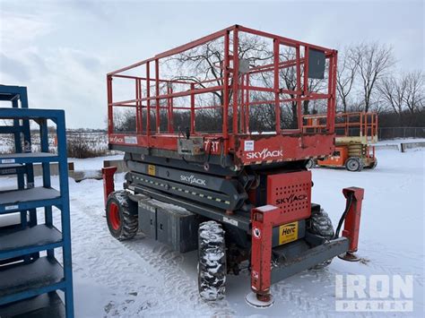 2014 Skyjack Sj7127 Dual Fuel 4x4 Scissor Lift In Bolton Ontario