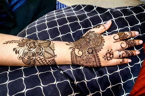 Shaminoor Professional Mehendi Artist Mehndi Mumbai Central