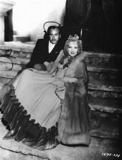 Director Josef von Sternberg and Marlene Dietrich on the set of The Scarlet Empress, 1934 - Flashbak