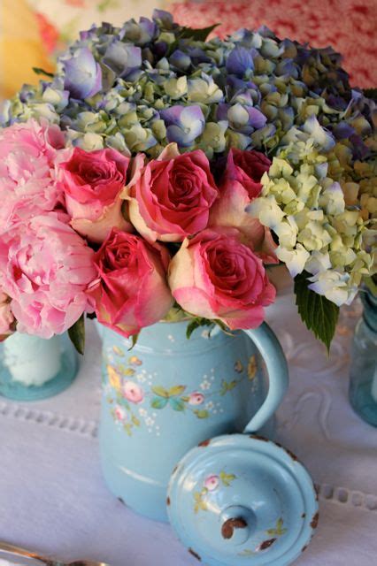 30 Vintage Flower Arrangements You Must Do This Spring