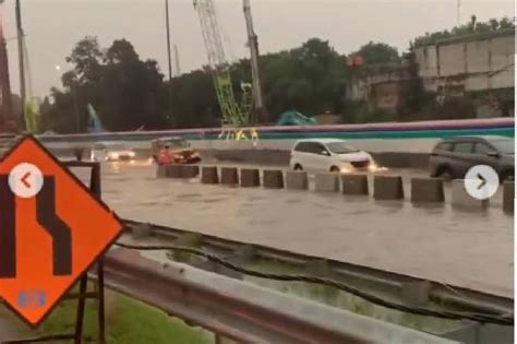 Tol Pondok Aren Bsd Banjir Kemacetan Mengular Arah Bintaro Dan Jakarta