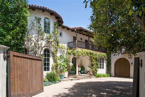 Reese Witherspoon Puts 14 Million Price Tag On Sprawling Brentwood