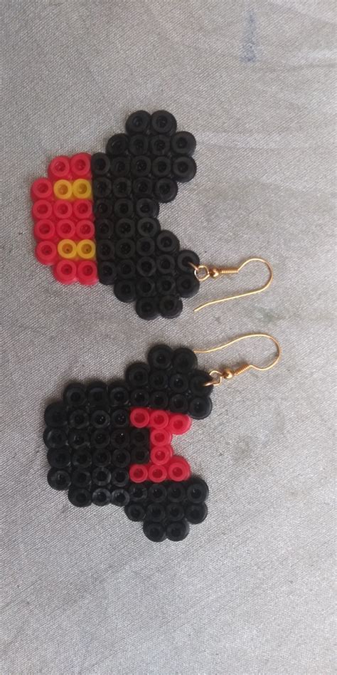 Mickey and Minnie Mouse perler bead earrings | Perler beads designs ...