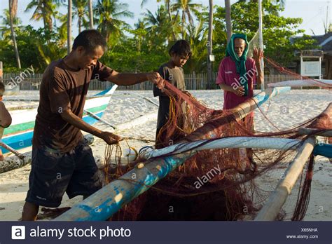 Filipino Fishermen High Resolution Stock Photography And Images Alamy