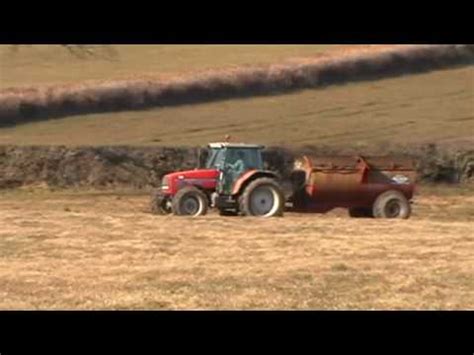 Muck Spreading With Massey 4370 YouTube