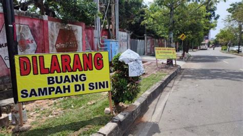 Papan Pengumuman Larangan Buang Sampah Dicuekin Warga Pasang Tali