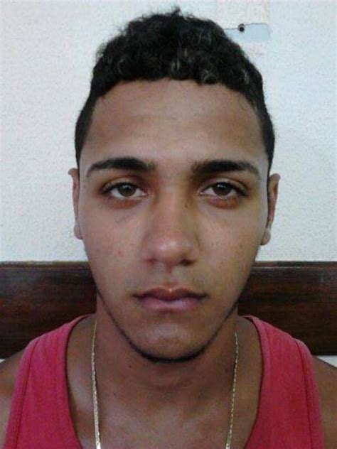 Jovem Preso Por Porte Ilegal De Arma Em Cama Ari Bahia No Ar