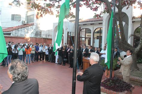 Rinden honor a la Bandera Cruceña en sus 153 años eju tv