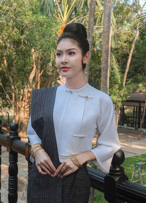 Pin By Ei Thu Zar Thin On Myanmar Traditional Dress Burmese Girls