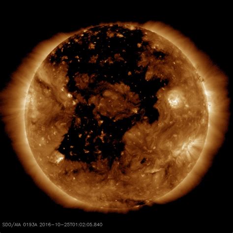 Huge coronal hole facing earth! | Talk Tennis