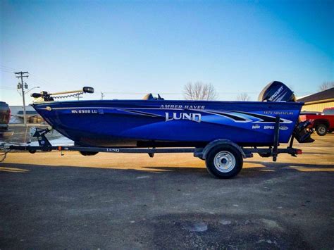 Custom Boat Wraps in Rochester MN