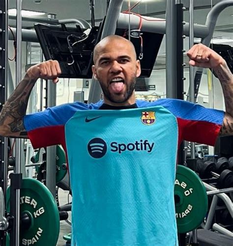 Daniel Alves Paga Fian A E Pode Deixar Pris O A Qualquer Momento Jetss