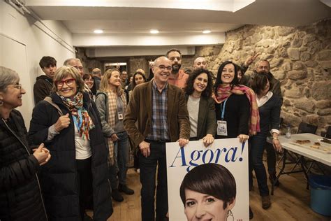 Elecciones en Galicia El PP en su sede de A Coruña tras conocer el